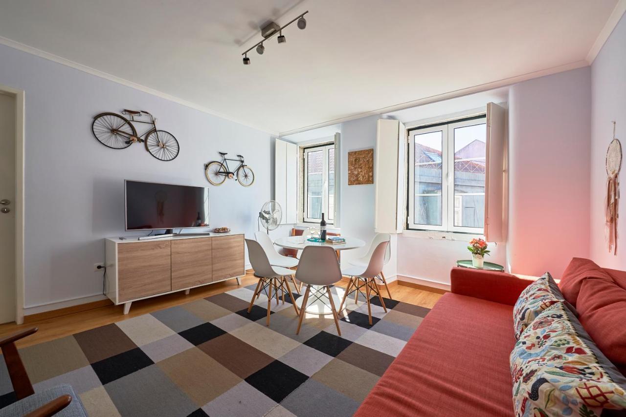 Aesthetic Riverview Apartment In Historical Lisbona Esterno foto