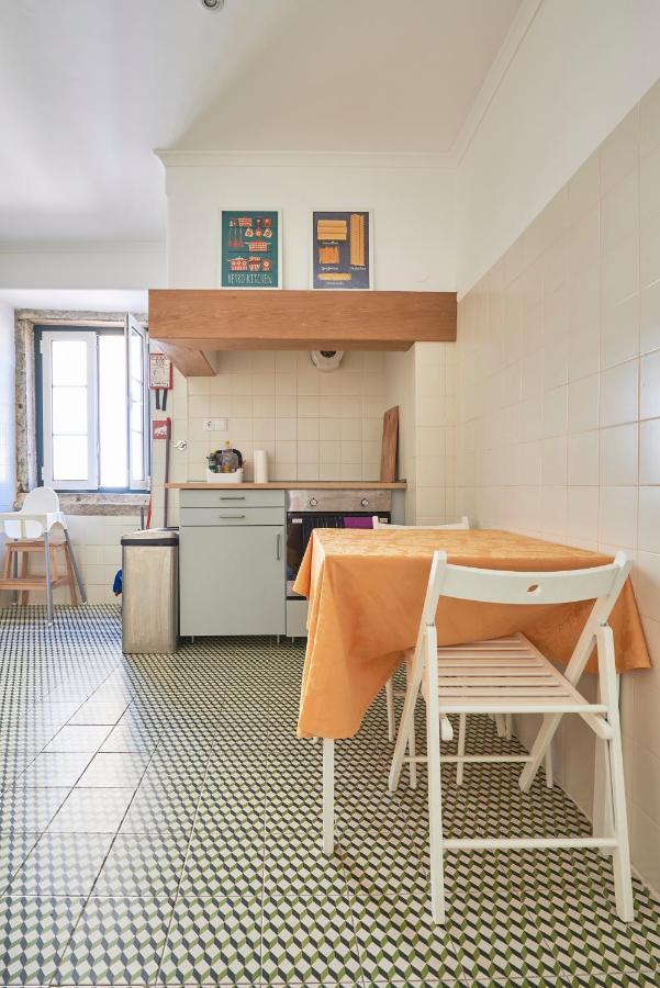 Aesthetic Riverview Apartment In Historical Lisbona Esterno foto