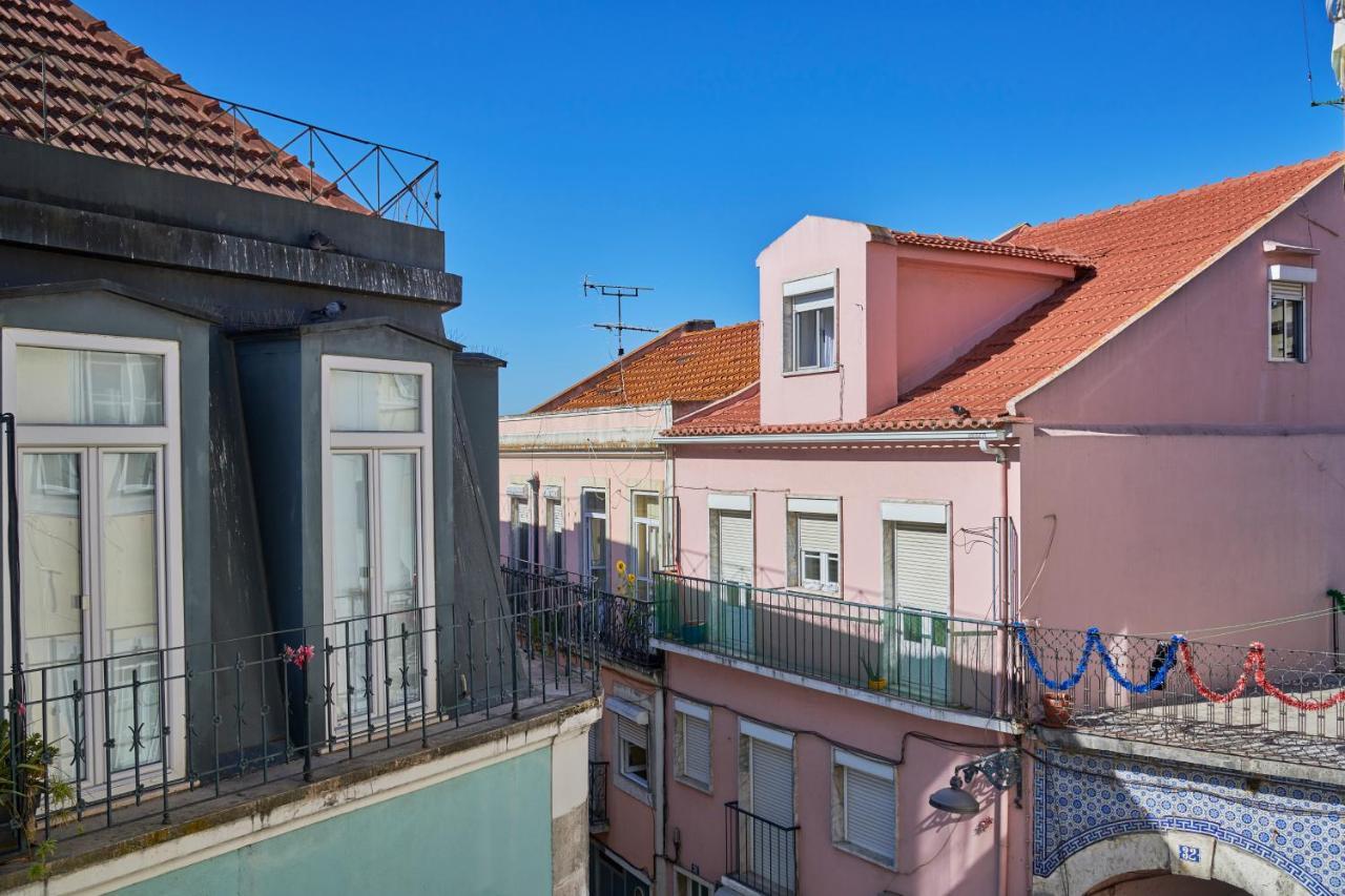 Aesthetic Riverview Apartment In Historical Lisbona Esterno foto