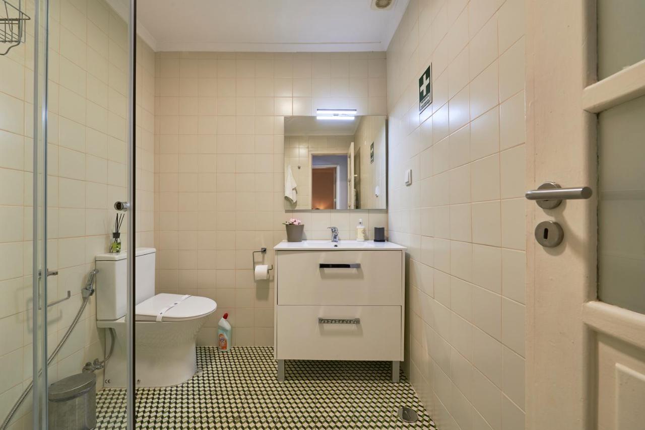 Aesthetic Riverview Apartment In Historical Lisbona Esterno foto